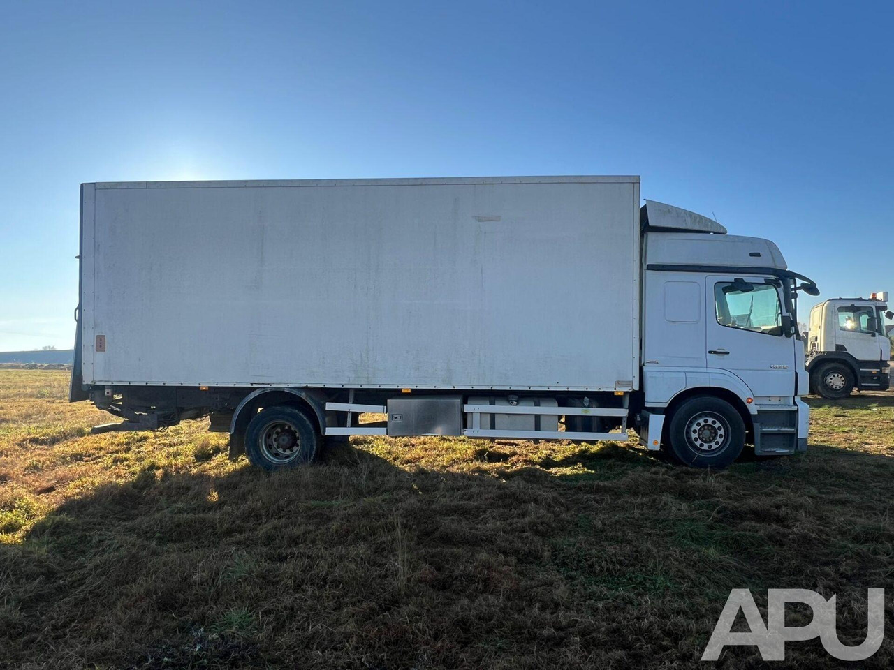 Mercedes-Benz Axor 1829 - بصندوق مغلق شاحنة: صور 4 Mercedes-Benz Axor 1829 - بصندوق مغلق شاحنة: صور 4