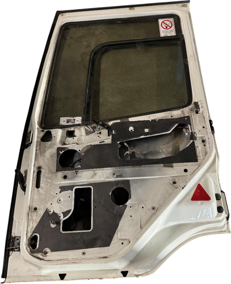 DAF CF EURO 5 DEURS RECHTS ZONDER PANEEL EN SPIEGEL 1950971A5 - باب و قطع الغيار - شاحنة: صور 2 DAF CF EURO 5 DEURS RECHTS ZONDER PANEEL EN SPIEGEL 1950971A5 - باب و قطع الغيار - شاحنة: صور 2