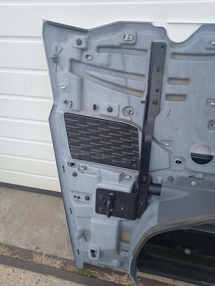 DAF XG, XG+, COMPLETE BOVEN GRILLE | GEBRUIKT | 000238 - جلوپنجره - شاحنة: صور 5 DAF XG, XG+, COMPLETE BOVEN GRILLE | GEBRUIKT | 000238 - جلوپنجره - شاحنة: صور 5