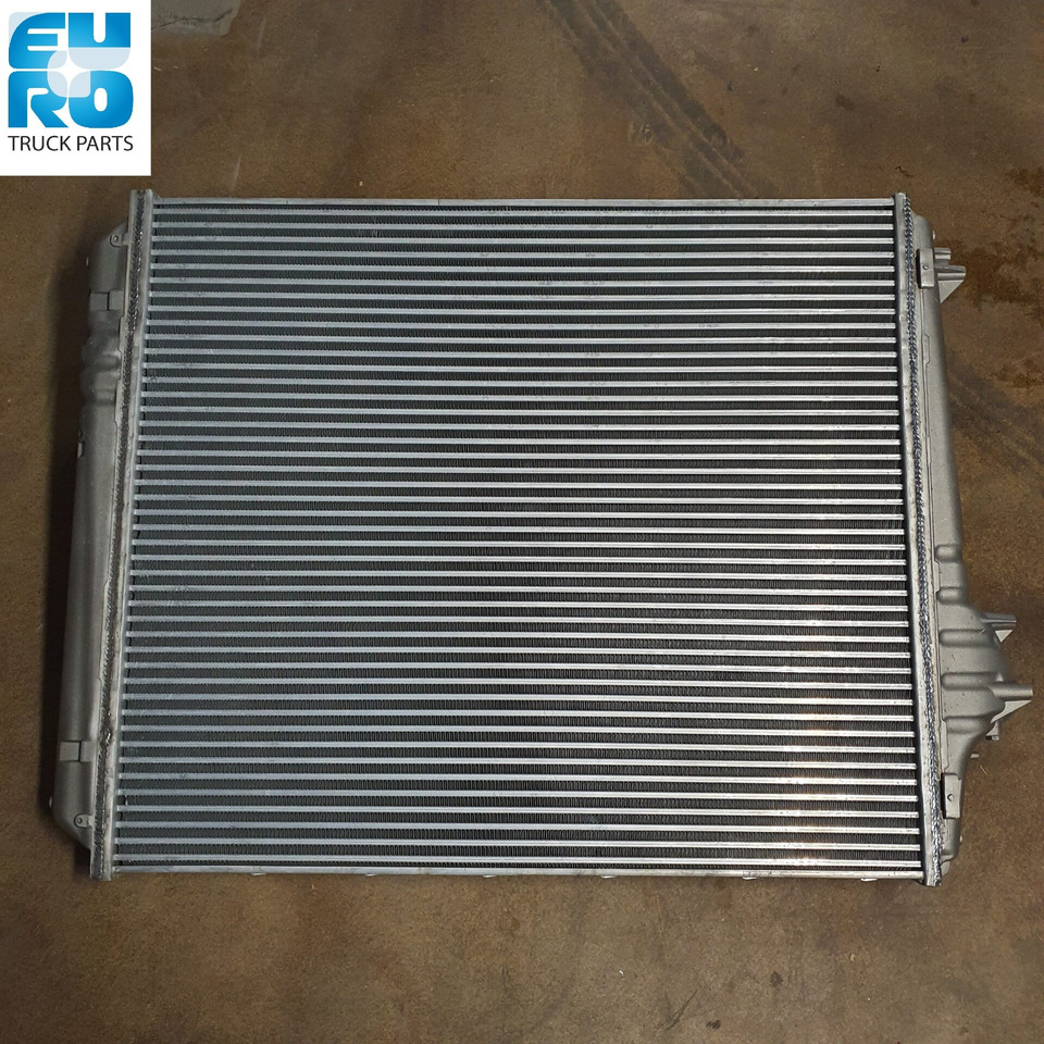 VOLVO FH4 INTERCOOLER 21208268R - المبرد - شاحنة: صور 2 VOLVO FH4 INTERCOOLER 21208268R - المبرد - شاحنة: صور 2
