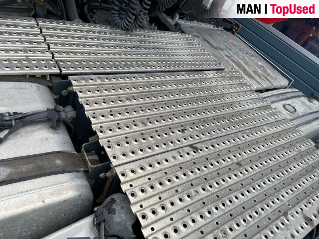 MAN TGX 26.470 6x2/2 BL SA "Retarder / 700 l Tank" - شاحنة جرار: صور 4 MAN TGX 26.470 6x2/2 BL SA "Retarder / 700 l Tank" - شاحنة جرار: صور 4