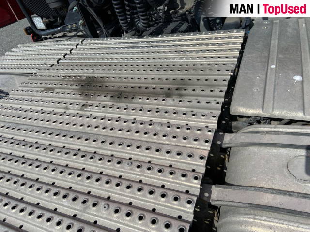 MAN TGX 26.470 6x2/2 BL SA "Retarder / 700 l Tank" - شاحنة جرار: صور 4 MAN TGX 26.470 6x2/2 BL SA "Retarder / 700 l Tank" - شاحنة جرار: صور 4