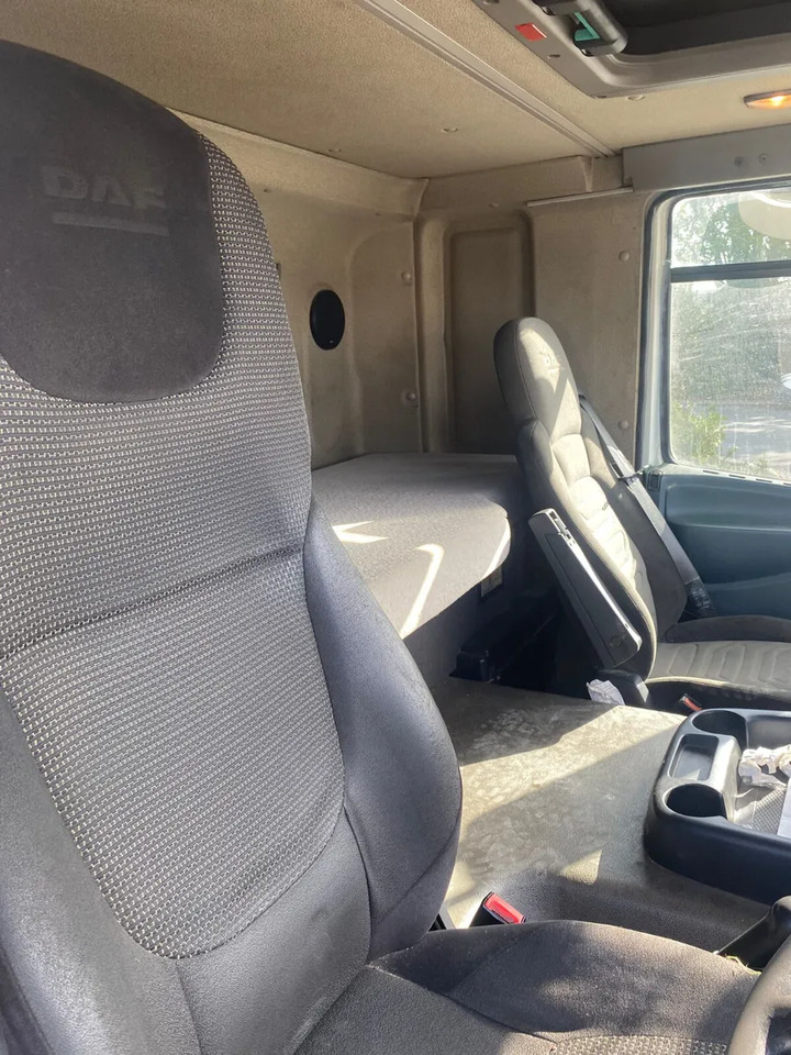 2012 DAF CF 65.250 4×2 Curtainsider - شاحنة ستارة: صور 4 2012 DAF CF 65.250 4×2 Curtainsider - شاحنة ستارة: صور 4