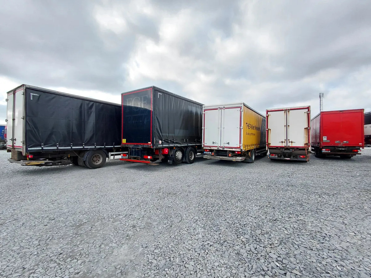 شاحنة ستارة 2015 D 18 Wide Curtainsider: صور 7