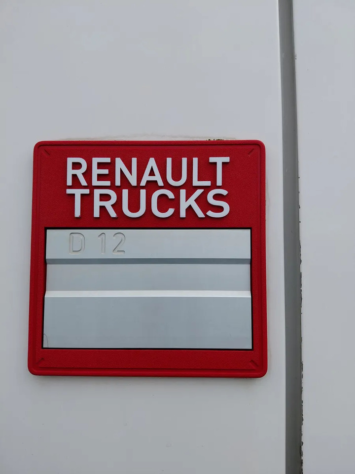 2017 Renault D12 4×2 Double Sleeper Curtainsider - شاحنة ستارة: صور 5 2017 Renault D12 4×2 Double Sleeper Curtainsider - شاحنة ستارة: صور 5