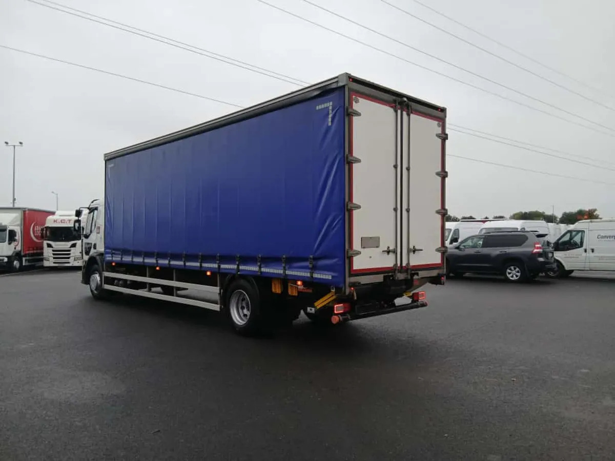 2020 Renault D18 Wide Curtainsider - شاحنة ستارة: صور 5 2020 Renault D18 Wide Curtainsider - شاحنة ستارة: صور 5