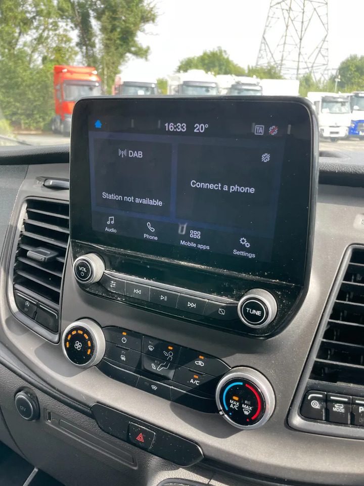 2021 Low Mileage Ford Transit 350L Trend - فان: صور 5 2021 Low Mileage Ford Transit 350L Trend - فان: صور 5