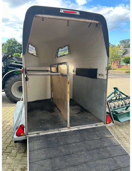 Hotrarijs Hotra E-force 2-Paards polyester trailer - عربة نقل خيل: صور 5 Hotrarijs Hotra E-force 2-Paards polyester trailer - عربة نقل خيل: صور 5