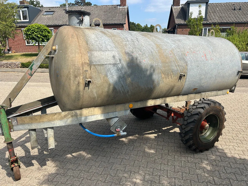 Watertank Watertank met drinkvlotter - المقطورة الزراعية: صور 5 Watertank Watertank met drinkvlotter - المقطورة الزراعية: صور 5