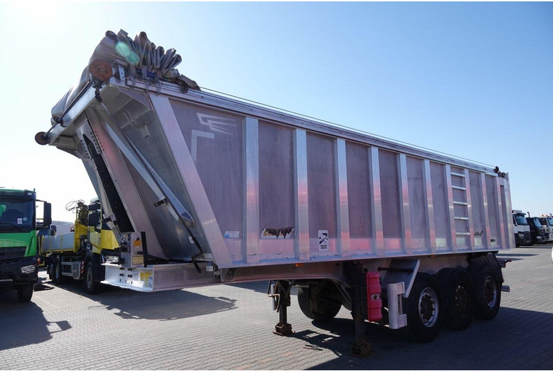 Benalu WYWROTKA ALUMINIOWA 28 M3 / OŚ PODNOSZONA / WAGA 5100 KG - قلابة نصف مقطورة: صور 3 Benalu WYWROTKA ALUMINIOWA 28 M3 / OŚ PODNOSZONA / WAGA 5100 KG - قلابة نصف مقطورة: صور 3