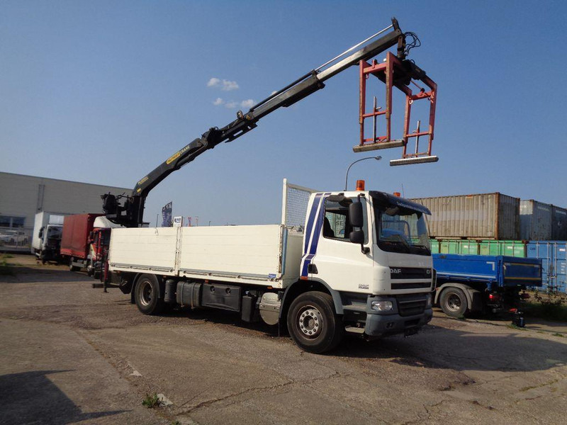 DAF AE 75/360 nur 181900 km Pal.12001L TAHK - شاحنات مسطحة, شاحنة كرين: صور 1 DAF AE 75/360 nur 181900 km Pal.12001L TAHK - شاحنات مسطحة, شاحنة كرين: صور 1