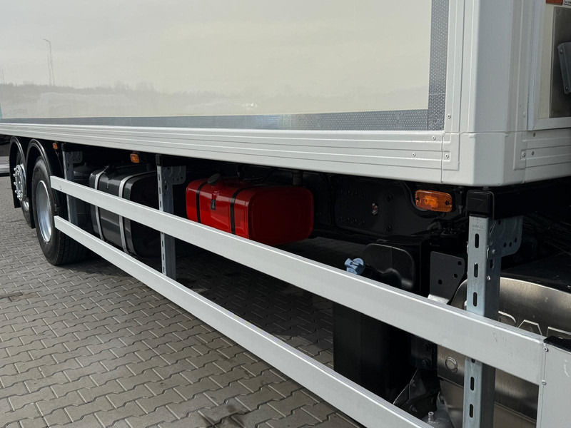 DAF CF XF 75.360 // 6x2 // E5 // chłodnia 21 Epal // sypialk إيجار DAF CF XF 75.360 // 6x2 // E5 // chłodnia 21 Epal // sypialk: صور 15