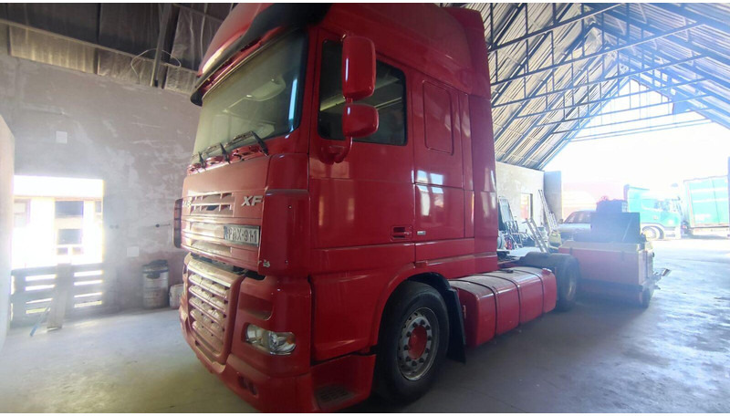 DAF XF 105.460 Lowdeck - MEGA - شاحنة جرار: صور 1 DAF XF 105.460 Lowdeck - MEGA - شاحنة جرار: صور 1