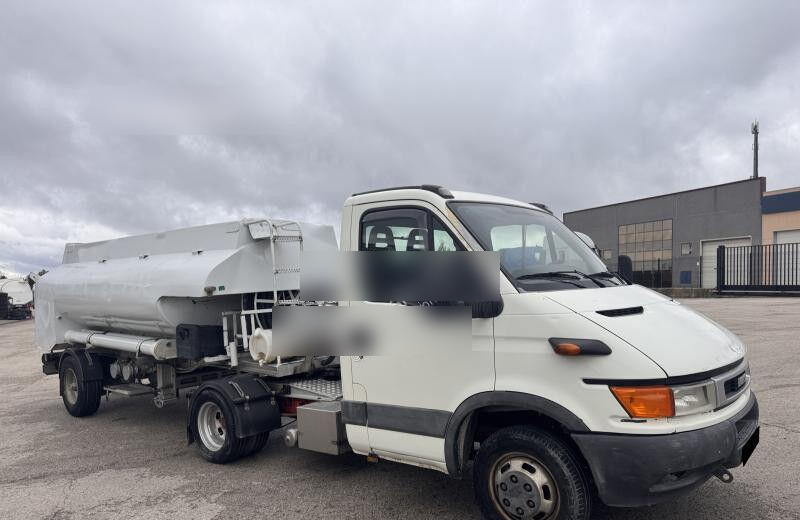 Iveco 35C15 - شاحنة جرار: صور 3 Iveco 35C15 - شاحنة جرار: صور 3