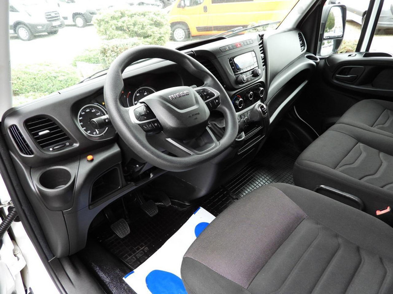 Iveco DAILY 35S18 - الشاحنات الصغيرة ستائر: صور 2 Iveco DAILY 35S18 - الشاحنات الصغيرة ستائر: صور 2