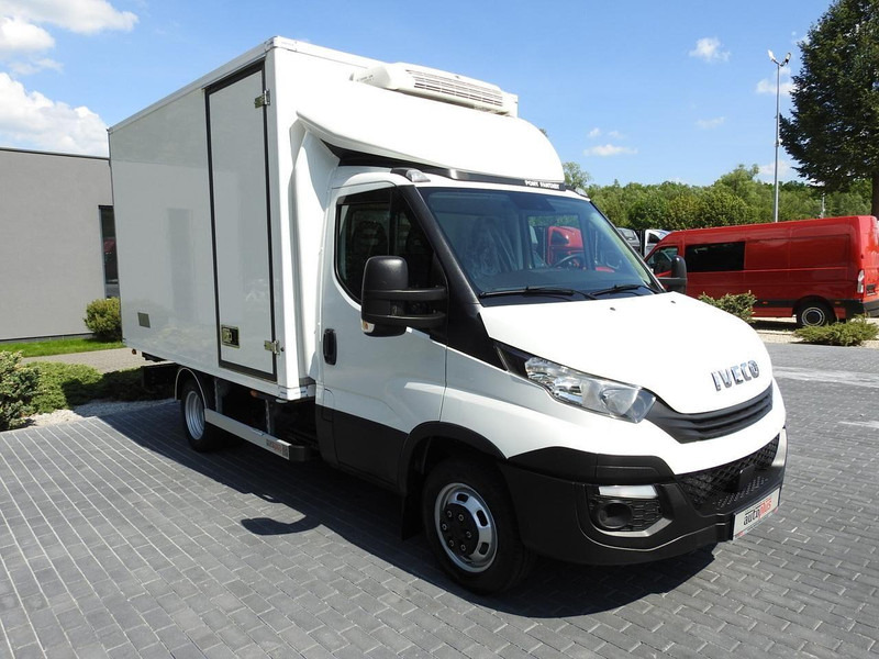 Iveco DAILY 50C15 CHŁODNIA KONTENER -5*C ZASILANIE 230V KLIMATYZACJA B - مبردة شاحنة: صور 4 Iveco DAILY 50C15 CHŁODNIA KONTENER -5*C ZASILANIE 230V KLIMATYZACJA B - مبردة شاحنة: صور 4