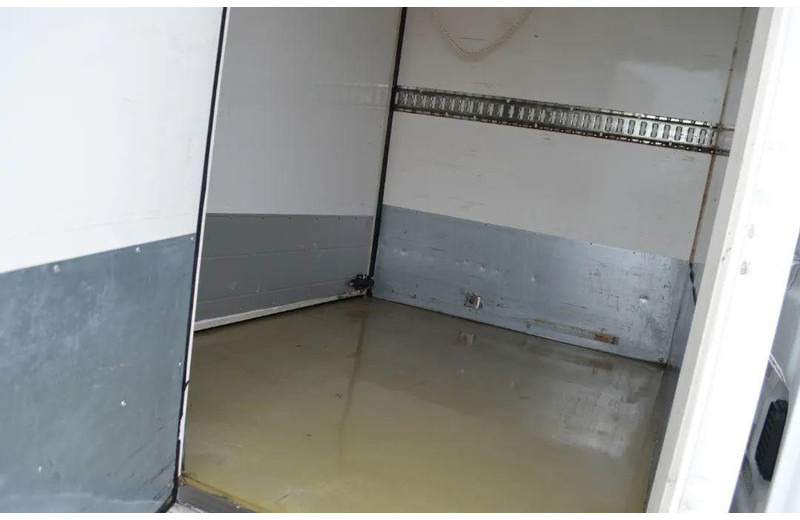 مبردة شاحنة Iveco DAILY 60C15 60-150 TWO-CHAMBER REFRIGERATOR CONTAINER ISOTHERM F: صور 13 مبردة شاحنة Iveco DAILY 60C15 60-150 TWO-CHAMBER REFRIGERATOR CONTAINER ISOTHERM F: صور 13