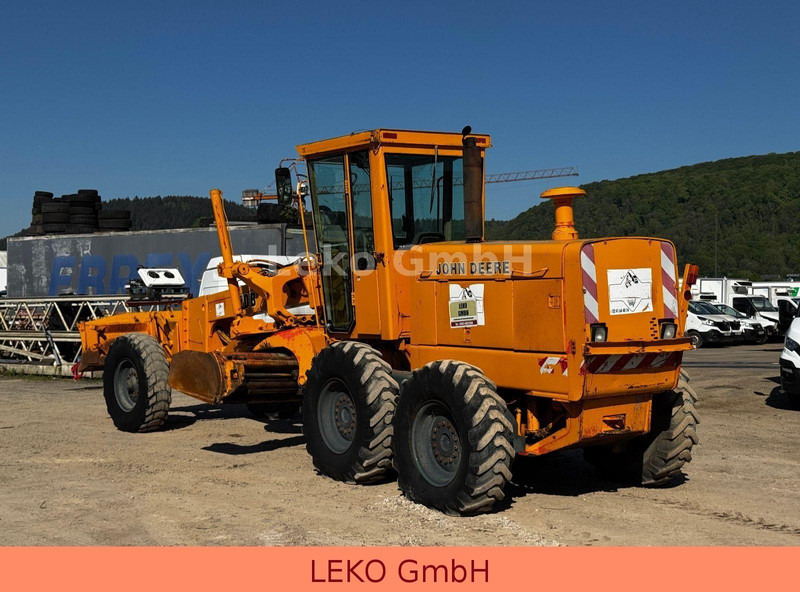 John Deere 770B - آلة تسوية الأرض: صور 5 John Deere 770B - آلة تسوية الأرض: صور 5