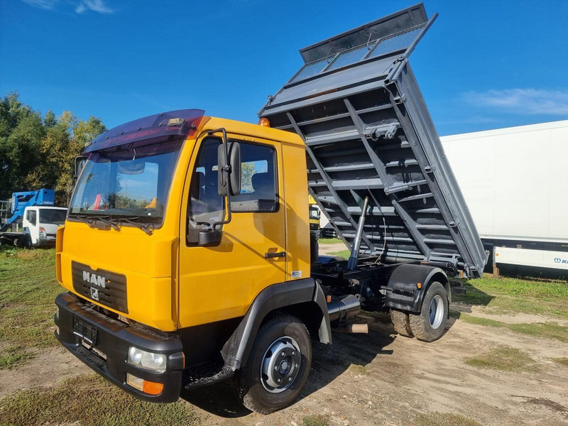 MAN LE 8.180 Meiller Kipper Three-Sided Tipper - 3 old. billencs - T - قلابات: صور 3 MAN LE 8.180 Meiller Kipper Three-Sided Tipper - 3 old. billencs - T - قلابات: صور 3