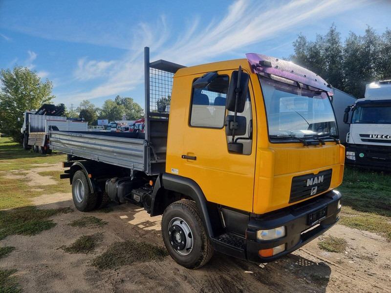 MAN LE 8.180 Meiller Kipper Three-Sided Tipper - 3 old. billencs - T - قلابات: صور 4 MAN LE 8.180 Meiller Kipper Three-Sided Tipper - 3 old. billencs - T - قلابات: صور 4