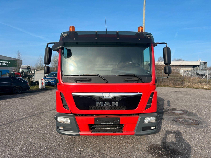 MAN TGL 10.180 Suction & pressure & rinsing truck - فراغ شاحنة: صور 2 MAN TGL 10.180 Suction & pressure & rinsing truck - فراغ شاحنة: صور 2