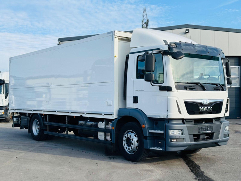MAN TGM 18.290 L Beverage Truck + Tail Lift - بصندوق مغلق شاحنة: صور 2 MAN TGM 18.290 L Beverage Truck + Tail Lift - بصندوق مغلق شاحنة: صور 2