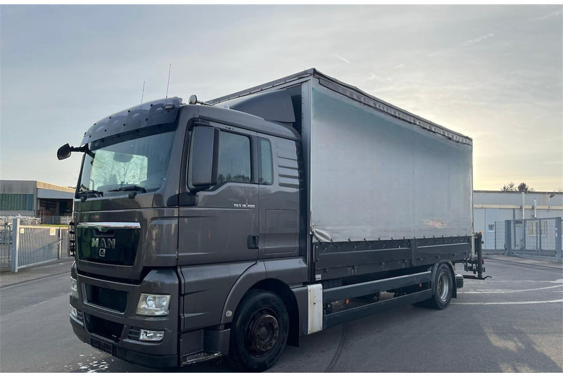 MAN TGX 18.400 Curtain Sider + Crane Palfinger 14002 EH - بصندوق مغلق شاحنة: صور 2 MAN TGX 18.400 Curtain Sider + Crane Palfinger 14002 EH - بصندوق مغلق شاحنة: صور 2