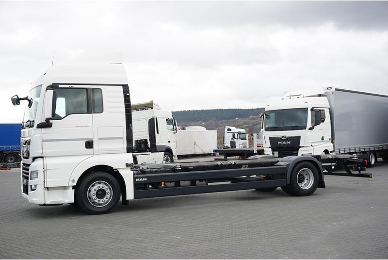 MAN TGX / 18.460 / ACC / E 6 / XLX / BDF / 7,15 M , 7,45 M - الشاسيه شاحنة: صور 3 MAN TGX / 18.460 / ACC / E 6 / XLX / BDF / 7,15 M , 7,45 M - الشاسيه شاحنة: صور 3