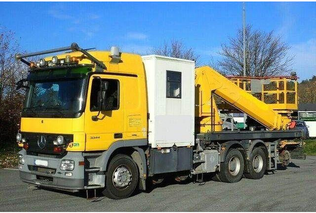 Mercedes-Benz 3344 SRT SCHÖRLING Road Rail Railway Zweiweg - مصاعد الازدهار محمولة على شاحنة: صور 3 Mercedes-Benz 3344 SRT SCHÖRLING Road Rail Railway Zweiweg - مصاعد الازدهار محمولة على شاحنة: صور 3