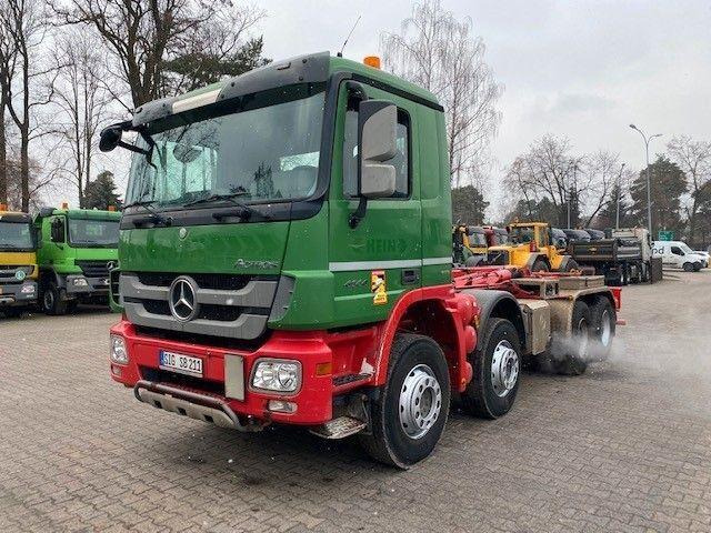 Mercedes-Benz ACTROS 4144 - شاحنة ذات الخطاف: صور 5 Mercedes-Benz ACTROS 4144 - شاحنة ذات الخطاف: صور 5