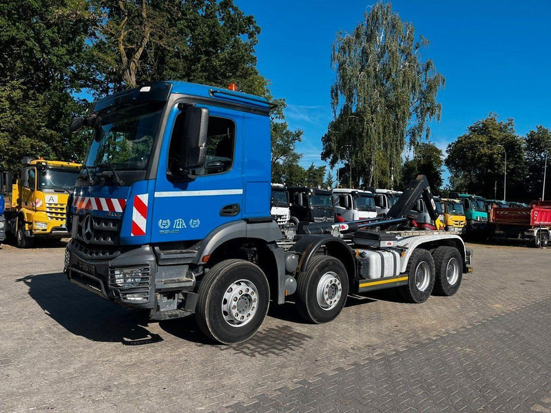 Mercedes-Benz AROCS 3246 8X4 ABROLLKIPPER HYVALIFT 26.57 - شاحنة ذات الخطاف: صور 3 Mercedes-Benz AROCS 3246 8X4 ABROLLKIPPER HYVALIFT 26.57 - شاحنة ذات الخطاف: صور 3