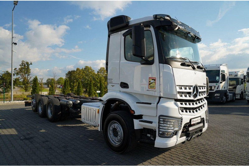 Mercedes-Benz AROCS 3248 / 8X4 / TRIDEM / RAMA POD ZABUDOWE 8 M / OŚ SKRETNA I - الشاسيه شاحنة: صور 2 Mercedes-Benz AROCS 3248 / 8X4 / TRIDEM / RAMA POD ZABUDOWE 8 M / OŚ SKRETNA I - الشاسيه شاحنة: صور 2