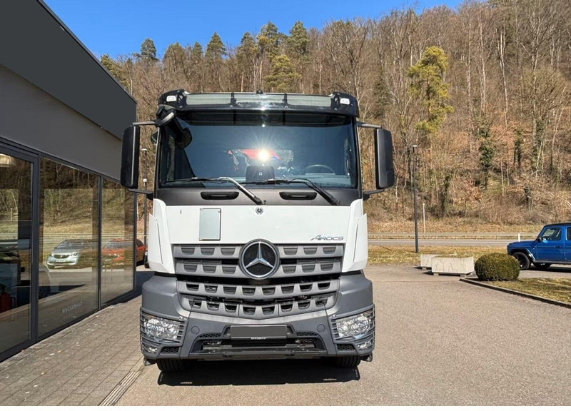 Mercedes-Benz Arocs 1840 - 3 way tipper truck + crane - قلابات, شاحنة كرين: صور 5 Mercedes-Benz Arocs 1840 - 3 way tipper truck + crane - قلابات, شاحنة كرين: صور 5
