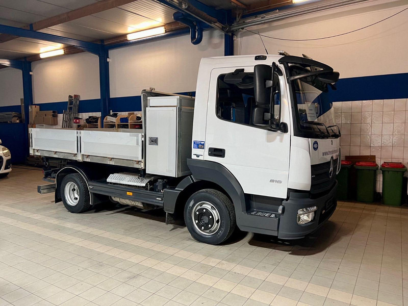 Mercedes-Benz Atego 3 8.18 4x2 3 Seiten Kipper - قلابات: صور 1 Mercedes-Benz Atego 3 8.18 4x2 3 Seiten Kipper - قلابات: صور 1