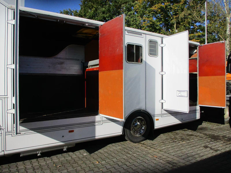 Mercedes-Benz Axor 1833 - Horse transporter - شاحنة نقل خيل: صور 5 Mercedes-Benz Axor 1833 - Horse transporter - شاحنة نقل خيل: صور 5