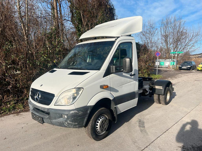Mercedes-Benz SPRINTER 519 - شاحنة جرار: صور 1 Mercedes-Benz SPRINTER 519 - شاحنة جرار: صور 1