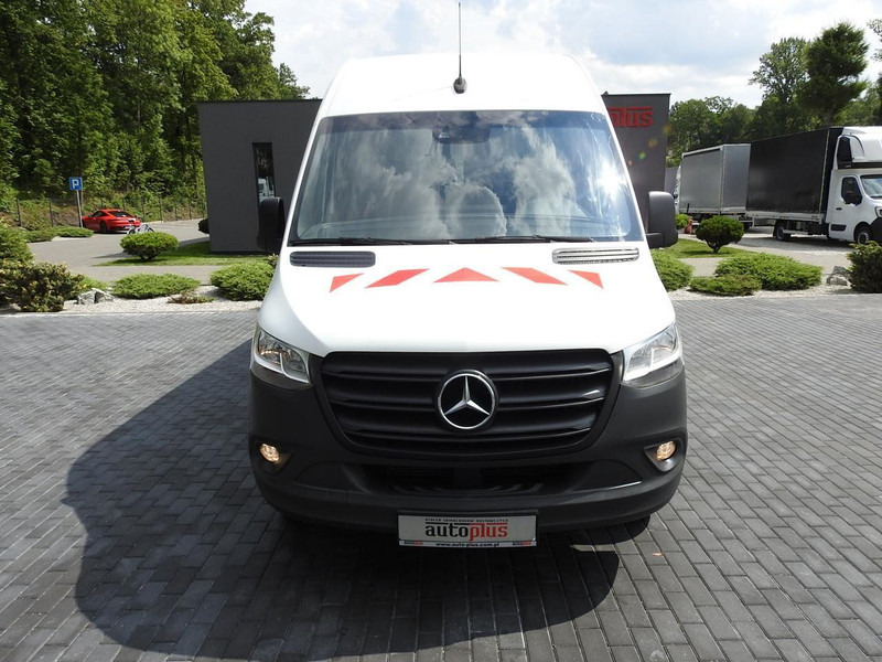 Mercedes-Benz SPRINTER FURGON BRYGADÓWKA 5 MIEJSC TEMPOMAT NAWIGACJA KLIMATYZ - حافلة صغيرة, ميكروباص: صور 5 Mercedes-Benz SPRINTER FURGON BRYGADÓWKA 5 MIEJSC TEMPOMAT NAWIGACJA KLIMATYZ - حافلة صغيرة, ميكروباص: صور 5