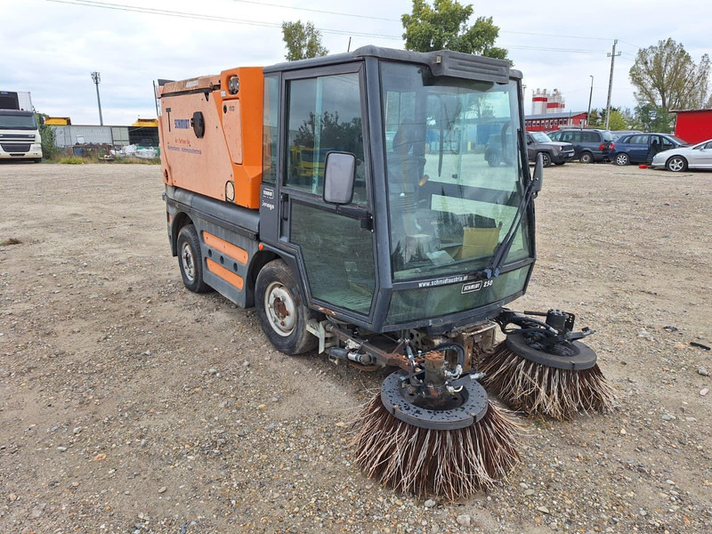 Schmidt Swingo 250 - Sweeper - سياره كنس شوارع: صور 3 Schmidt Swingo 250 - Sweeper - سياره كنس شوارع: صور 3