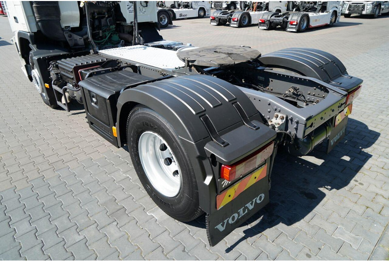 شاحنة جرار Volvo FM 380 / PEŁNY ADR / NISKA KABINA / DZIENNA KABINA / SPROWADZONY: صور 14 شاحنة جرار Volvo FM 380 / PEŁNY ADR / NISKA KABINA / DZIENNA KABINA / SPROWADZONY: صور 14