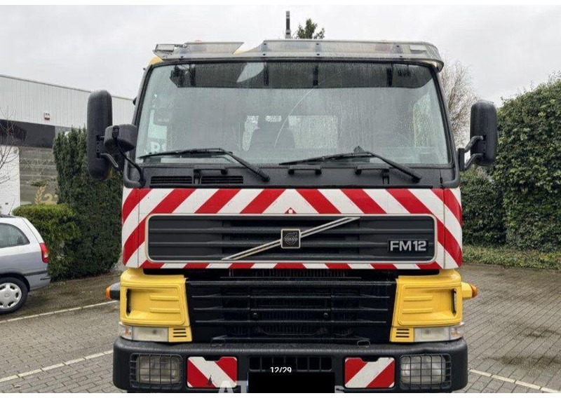 Volvo FM12 6x6 Hook lift - شاحنة ذات الخطاف: صور 2 Volvo FM12 6x6 Hook lift - شاحنة ذات الخطاف: صور 2