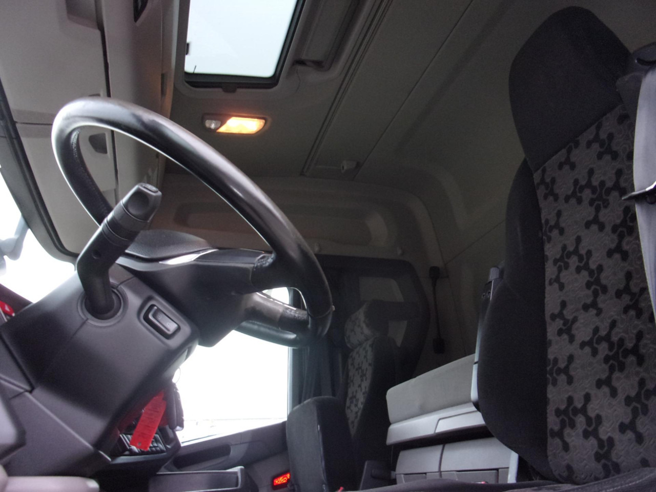 SCANIA R 410 A4x2NA - شاحنة جرار: صور 2 SCANIA R 410 A4x2NA - شاحنة جرار: صور 2