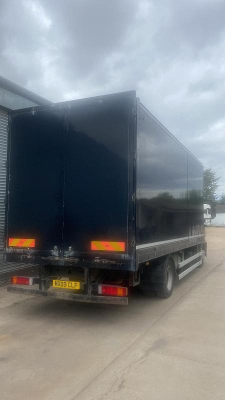 IVECO ML 120E18 12 ton Boxvan Fitted With U15 Paper and Fabric Shredding Machine - بصندوق مغلق شاحنة, سيارة بلدية: صور 3 IVECO ML 120E18 12 ton Boxvan Fitted With U15 Paper and Fabric Shredding Machine - بصندوق مغلق شاحنة, سيارة بلدية: صور 3