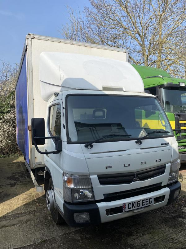 Mitsubishi Canter 7C18 7.5 Ton 18 ft Curtainsider - شاحنة ستارة: صور 1 Mitsubishi Canter 7C18 7.5 Ton 18 ft Curtainsider - شاحنة ستارة: صور 1