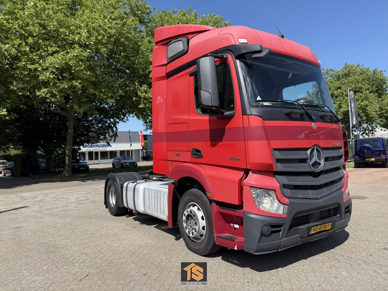 Mercedes-Benz ACTROS 19.36 - AUTOMATIC - NL TOP TRUCK - TUV 1/26 - شاحنة جرار: صور 2 Mercedes-Benz ACTROS 19.36 - AUTOMATIC - NL TOP TRUCK - TUV 1/26 - شاحنة جرار: صور 2