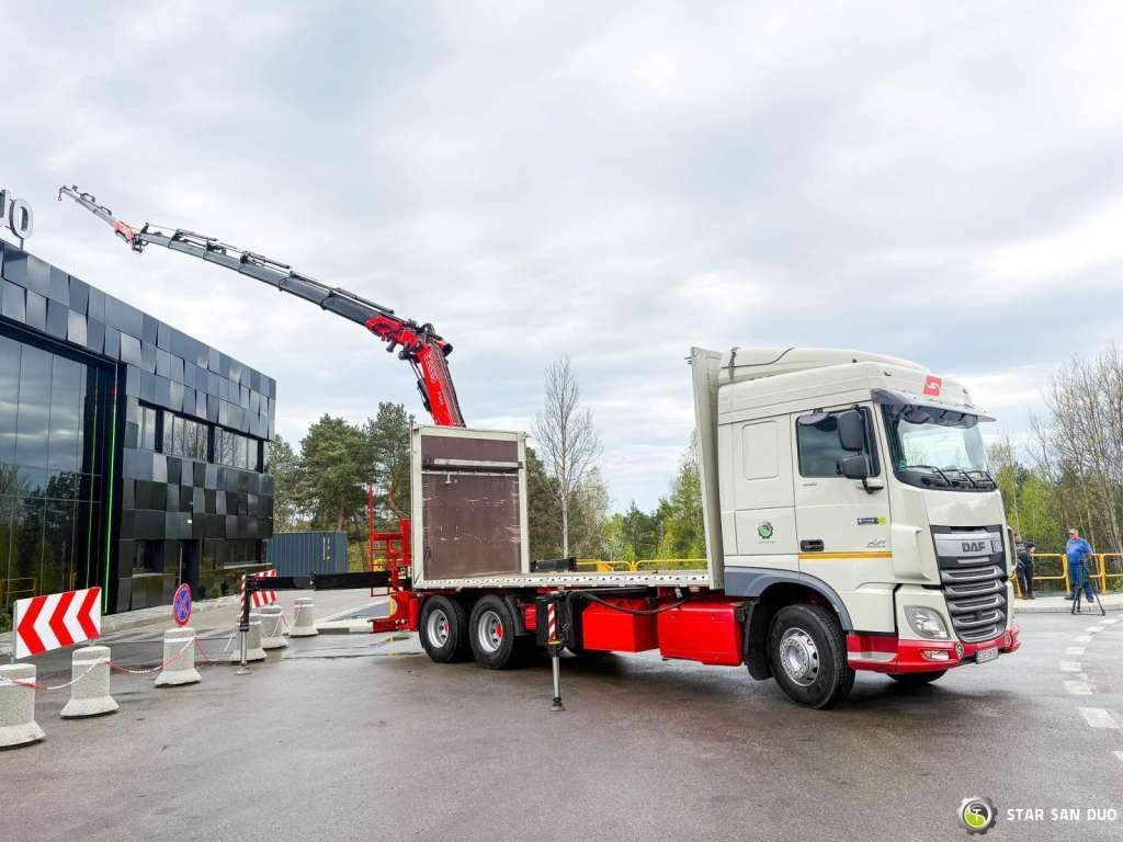 شاحنة كرين DAF  XF 440 6x2 Fassi F365 FLY JIBCranePallet Grippe: صور 6