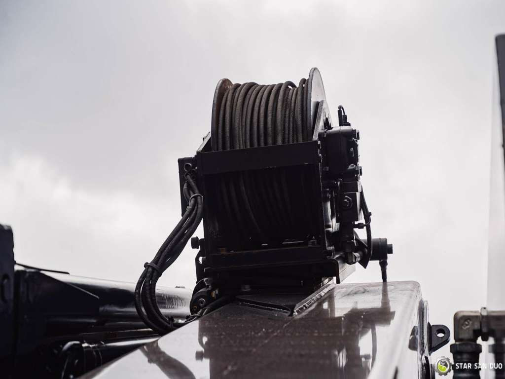 شاحنة كرين Iveco  STRALIS AS320S50Y 8x2 HMF 8520-0K6 FLY JIB Winc: صور 23