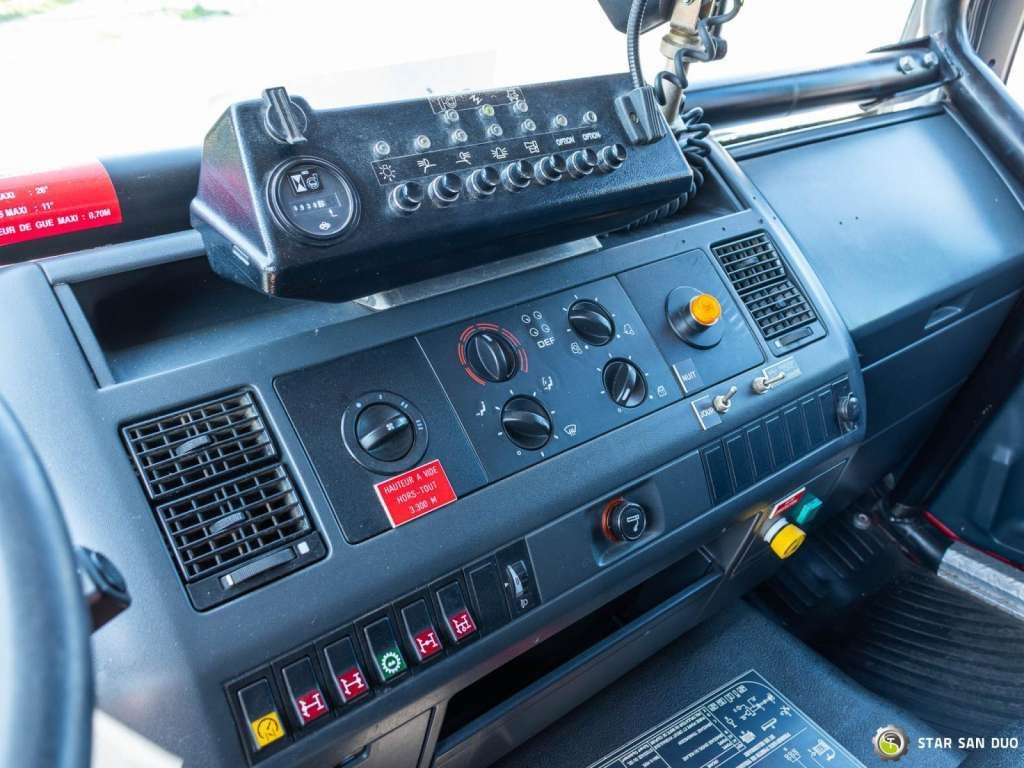 شاحنة MAN  LE220B 4x4 E  Fire Truck Feuerwehr: صور 19