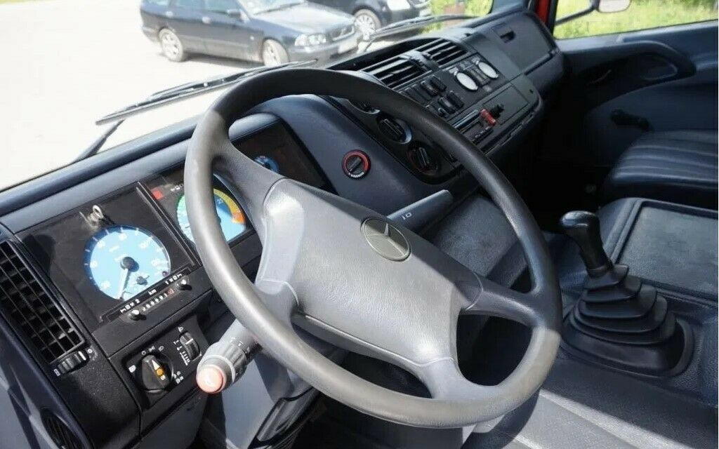 Mercedes-Benz 4x4 ATEGO 1225 Firebrigade Feuerwehr  إيجار Mercedes-Benz 4x4 ATEGO 1225 Firebrigade Feuerwehr: صور 22