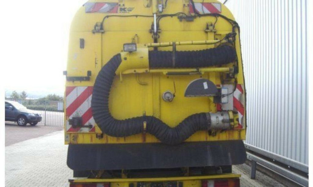 Mercedes-Benz SK 1820 4x2 Schienenreinigungs Kehrmaschine RAIL - سياره كنس شوارع: صور 4 Mercedes-Benz SK 1820 4x2 Schienenreinigungs Kehrmaschine RAIL - سياره كنس شوارع: صور 4