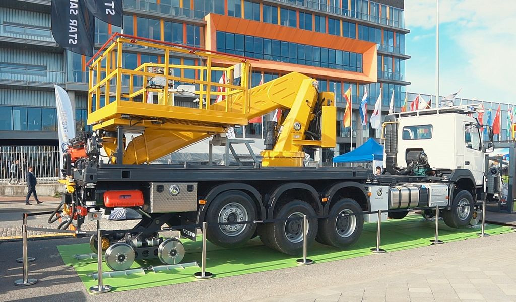 Volvo NEW FMX 8x4 RAIL ROAD SCHIENEN TWO WAY - شاحنات الحاويات / جسم علوي قابل للتغيير شاحنة, شاحنة كرين: صور 2 Volvo NEW FMX 8x4 RAIL ROAD SCHIENEN TWO WAY - شاحنات الحاويات / جسم علوي قابل للتغيير شاحنة, شاحنة كرين: صور 2